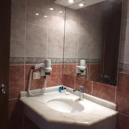 Отель Tiana 4*