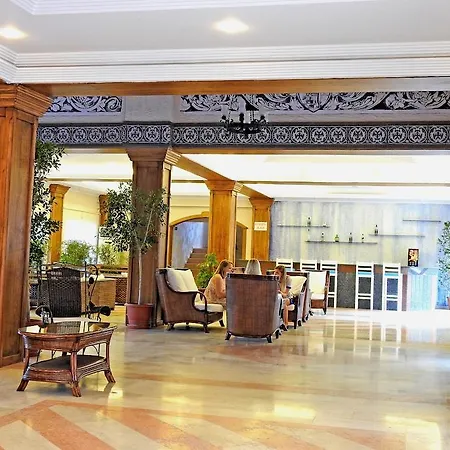 酒店 Tiana 图尔古特雷斯