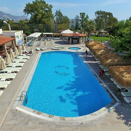 Tiana 酒店 图尔古特雷斯