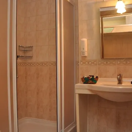 Tiana Hotel 4*