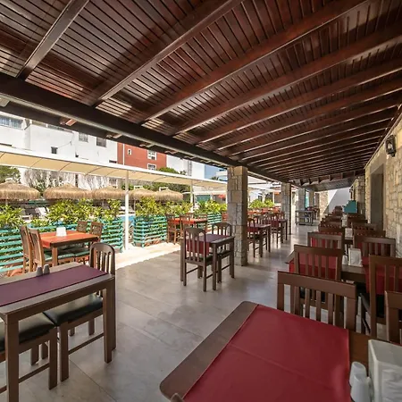 Ξενοδοχείο Tiana 4*