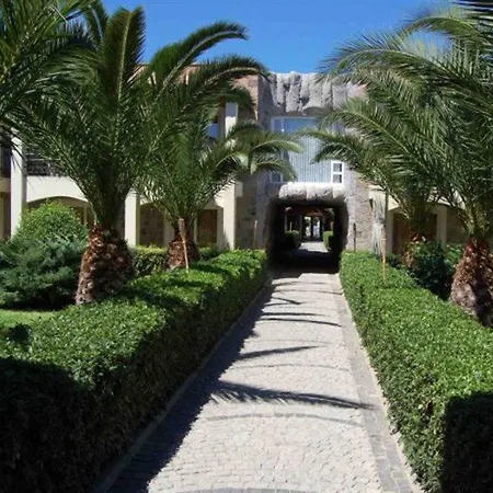 ホテル Tiana トゥルグトレイス