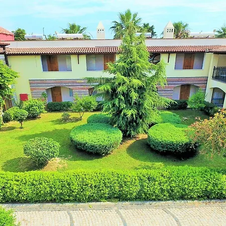 ホテル Tiana トゥルグトレイス